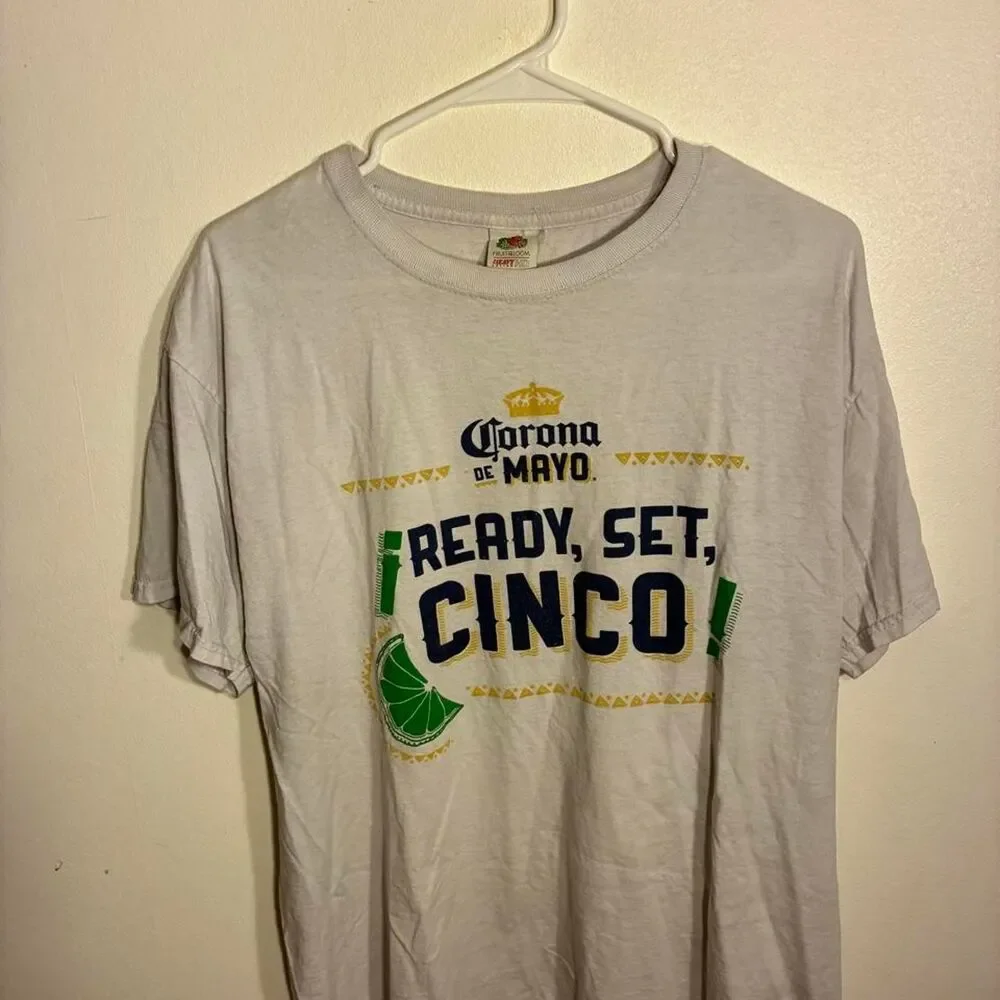 Fruit-of-the-loom Men's White and Grey T-shirt